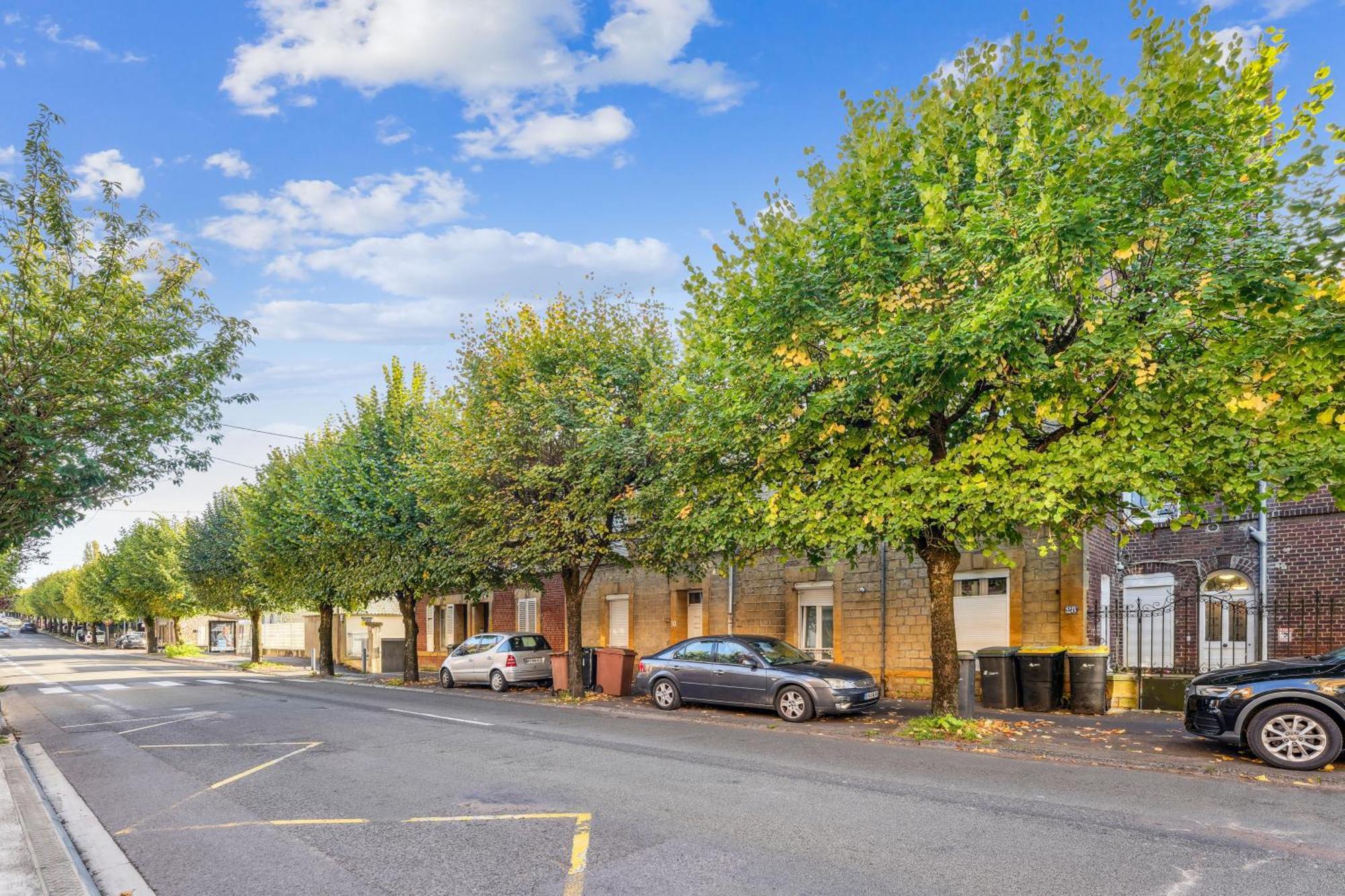 Budget Appart Avec Parking Au Centre-Ville Charleville-Mézières Extérieur photo